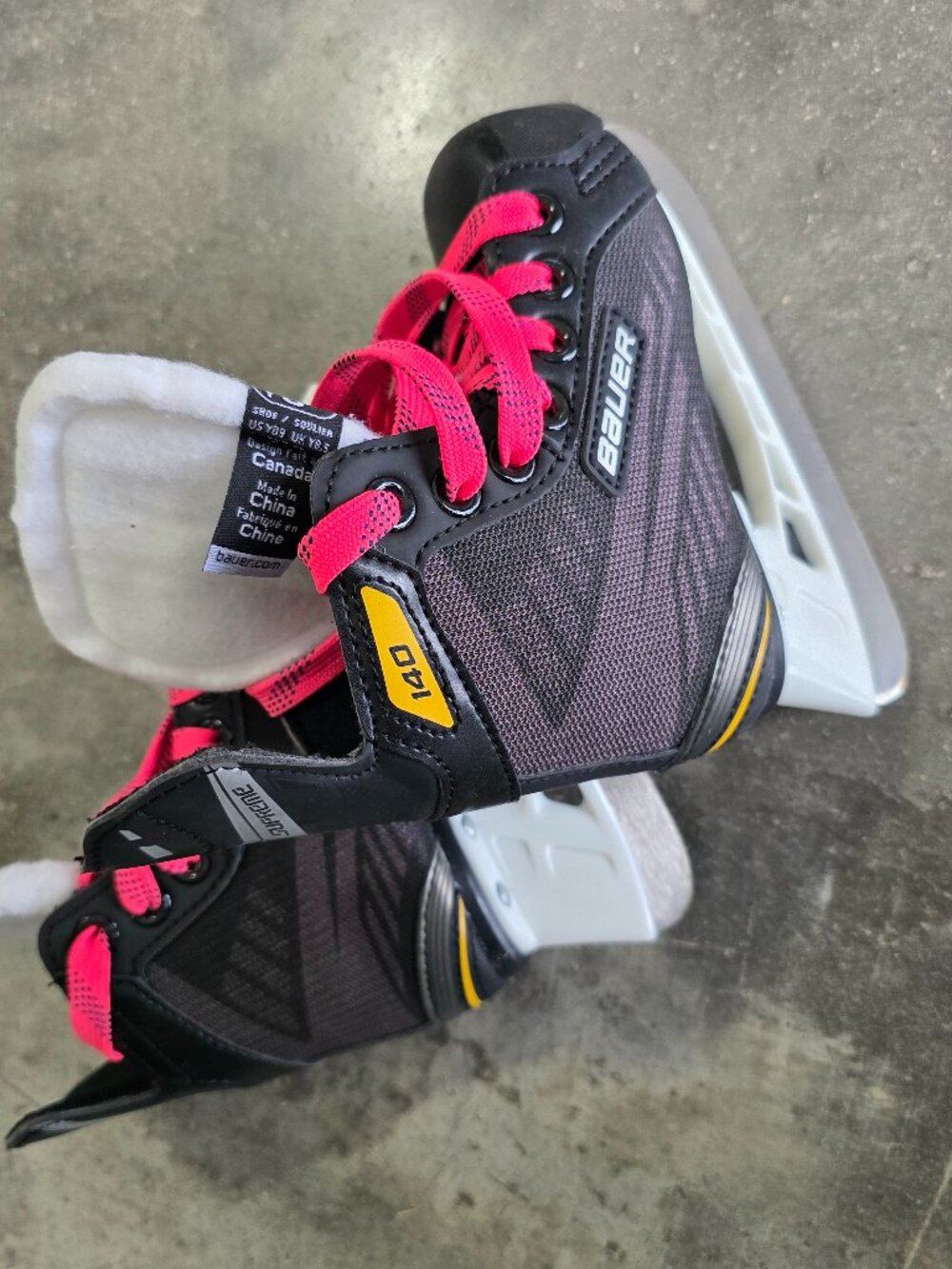 Bauer Supreme 140 youth hockey skates